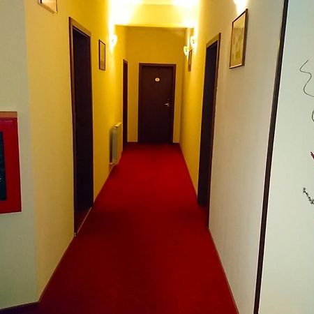 Hotel Pui De Urs Bucureşti Eksteriør bilde