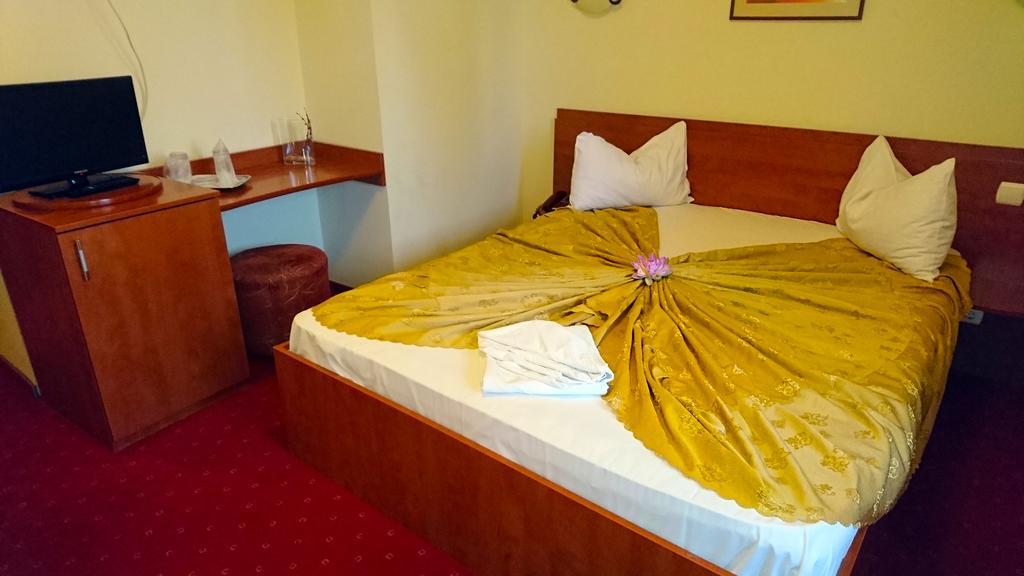 Hotel Pui De Urs Bucureşti Eksteriør bilde
