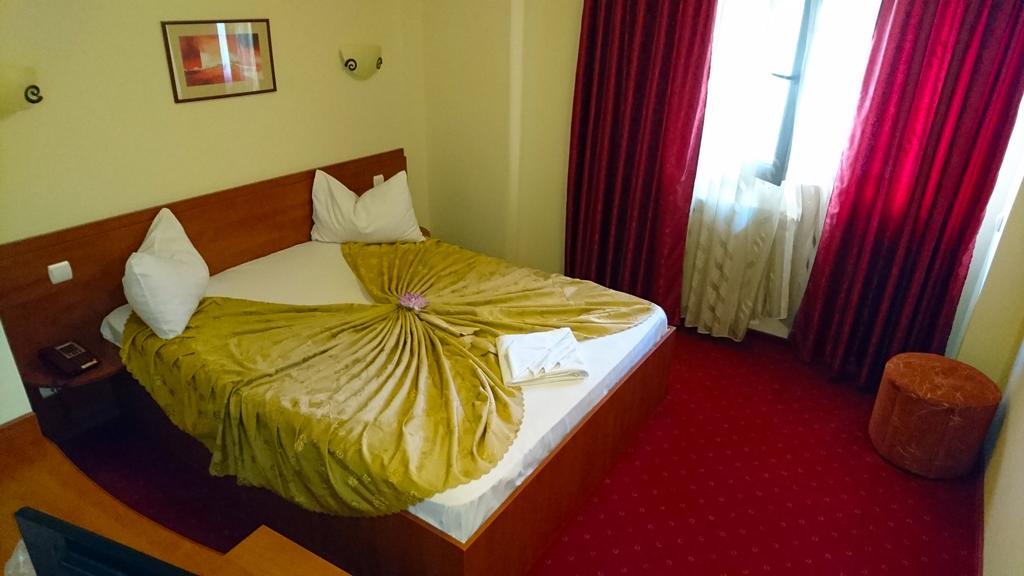Hotel Pui De Urs Bucureşti Eksteriør bilde