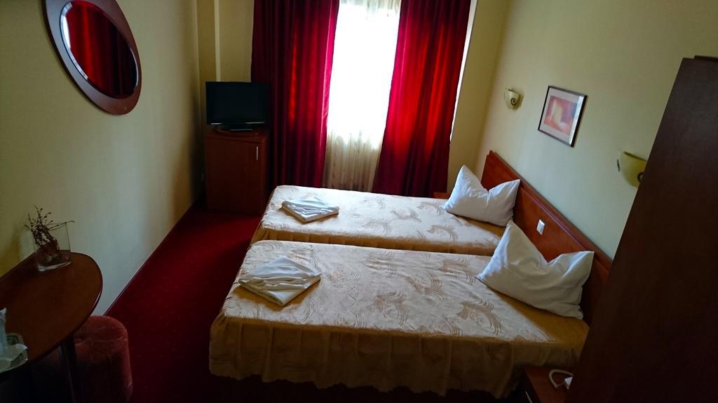 Hotel Pui De Urs Bucureşti Eksteriør bilde